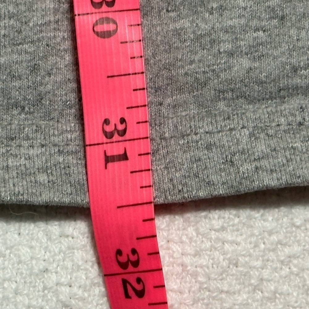 Universal Short Sleeve Tee in Gray and Green - Picture 6 of 6